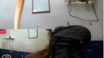 लैटिना काम पर 3
