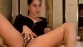 Hotchick वेबकैम पर नाटकों