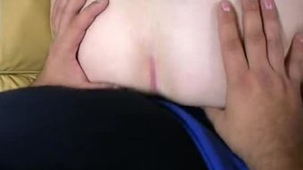 सारा उसके समूह सेक्स अभ्यास जारी है