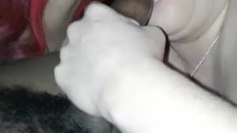 हलक में डेबी डिक प्यार करता है